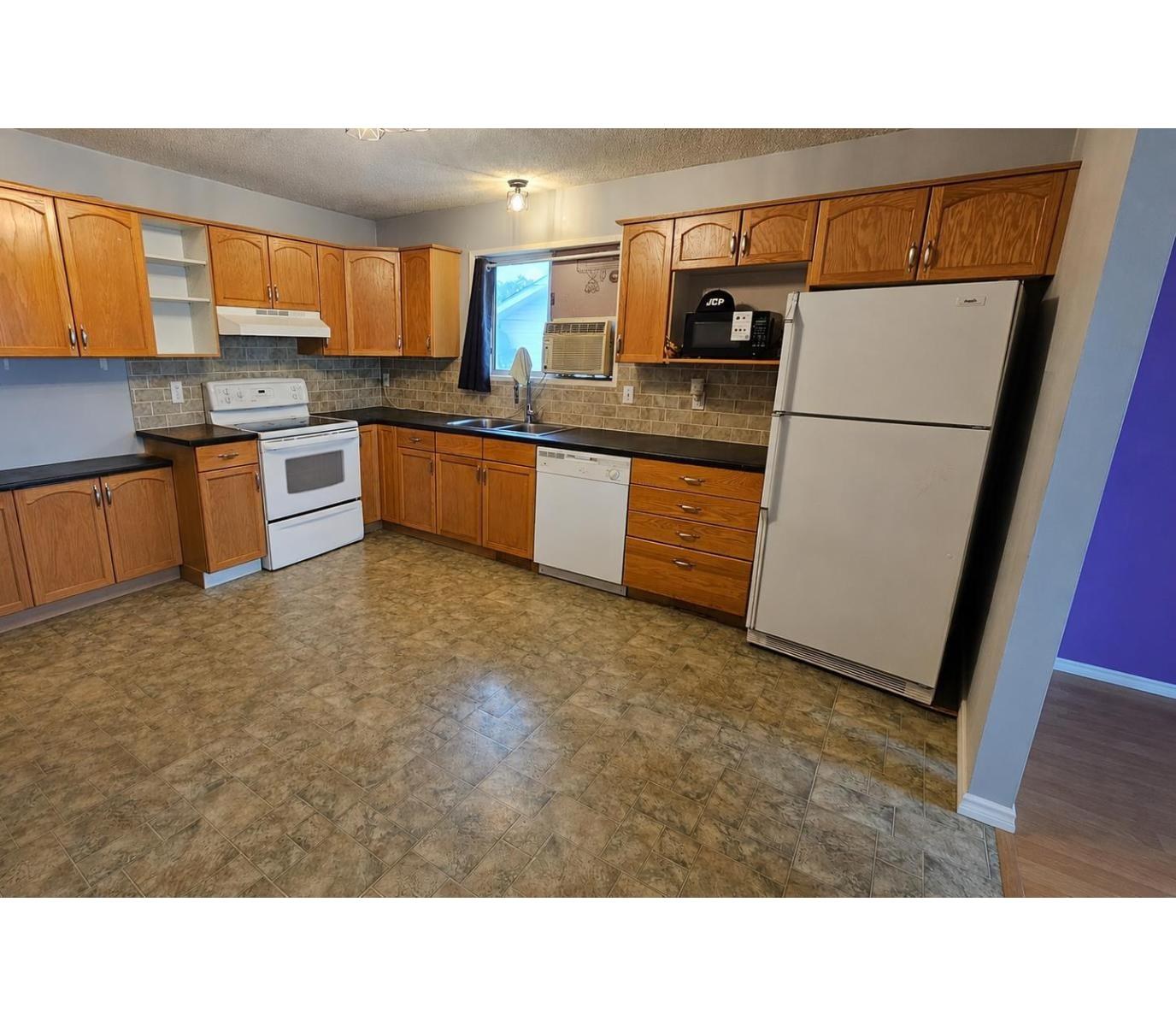 5826 49 ST, Tofield, Alberta T0B4J0 photo 6