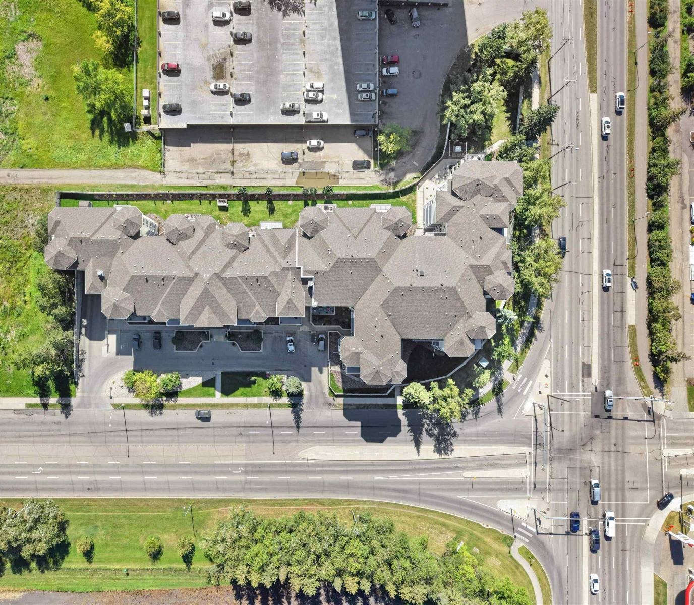 #206 12111 51 AV NW, Edmonton, Alberta T6H6A3 photo 6