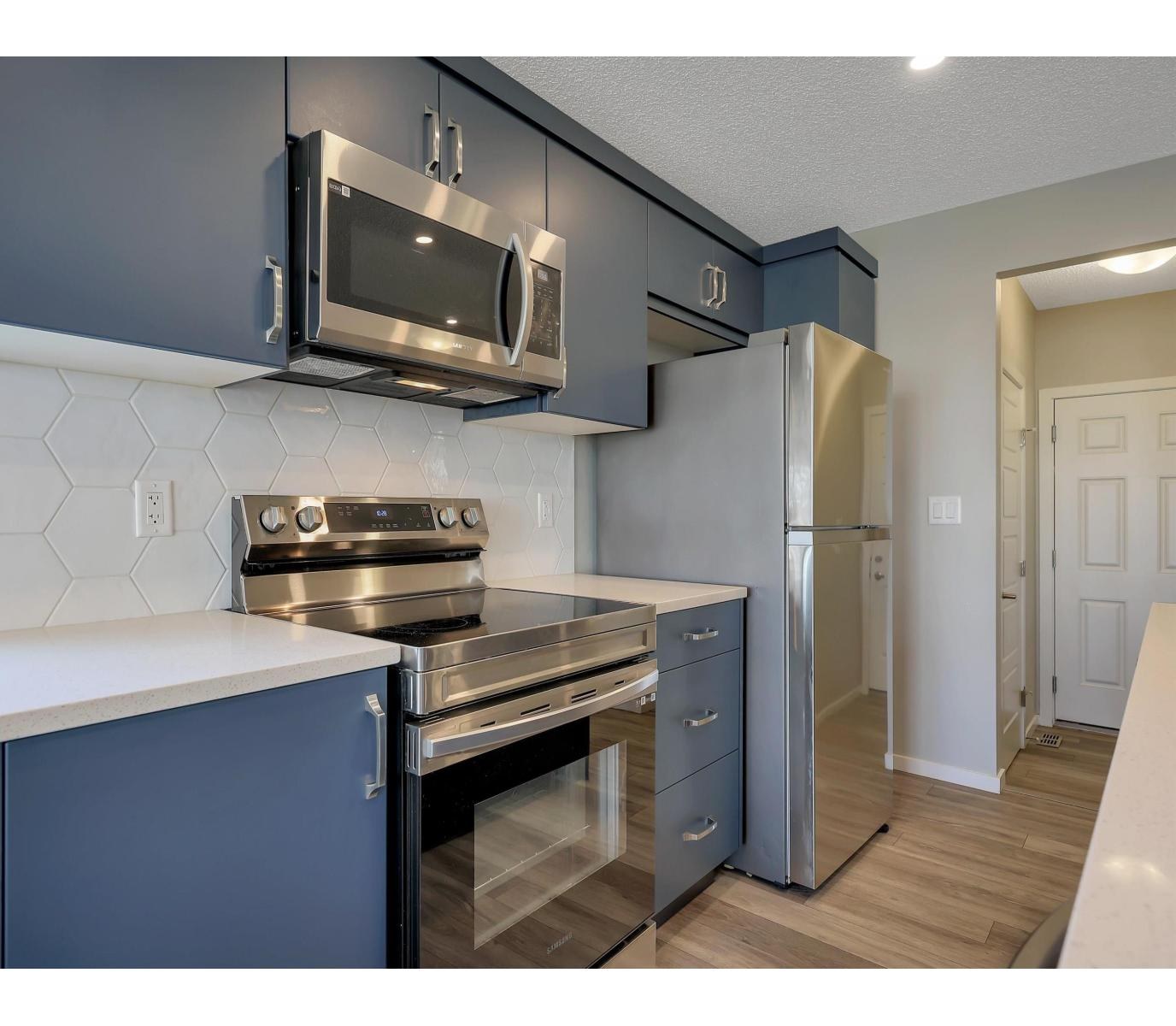20503 21 AV NW, Edmonton, Alberta T6M1M8 photo 6
