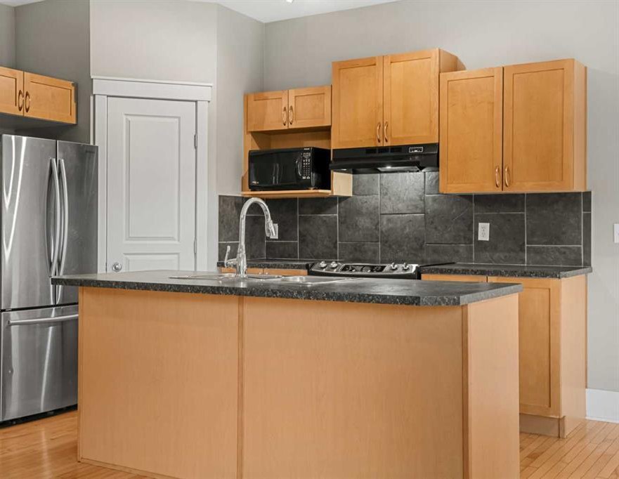 177 Cougartown Circle SW, Calgary, Alberta T3H0A3 photo 5