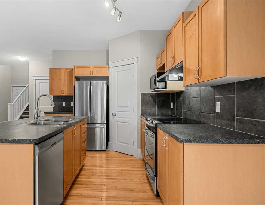 177 Cougartown Circle SW, Calgary, Alberta T3H0A3 photo 6